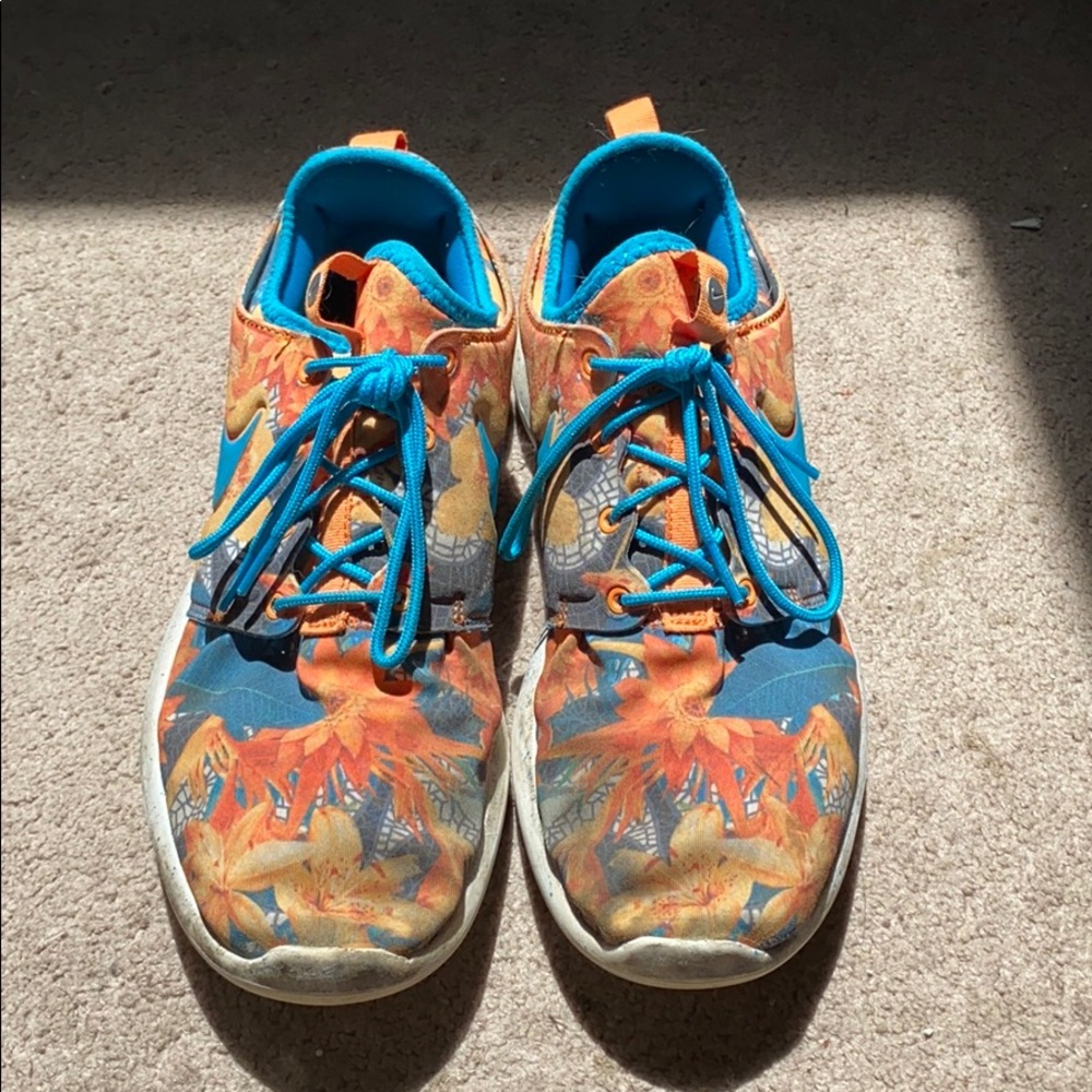 Nike Sunflower Roshes